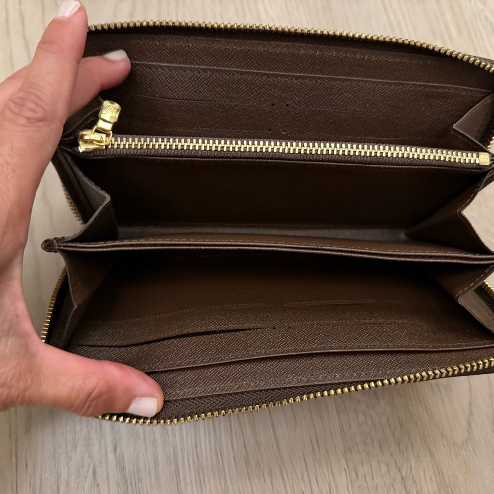 Designer Checkered Wallet - Picture 2 of 4